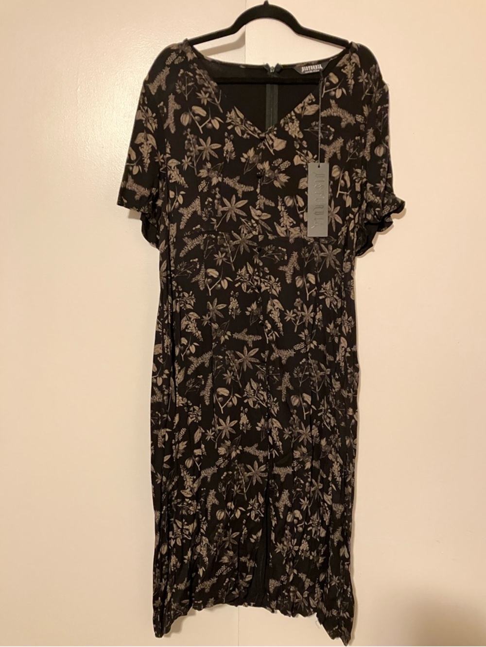 NWT Poisonous Plants short sleeve midi dress